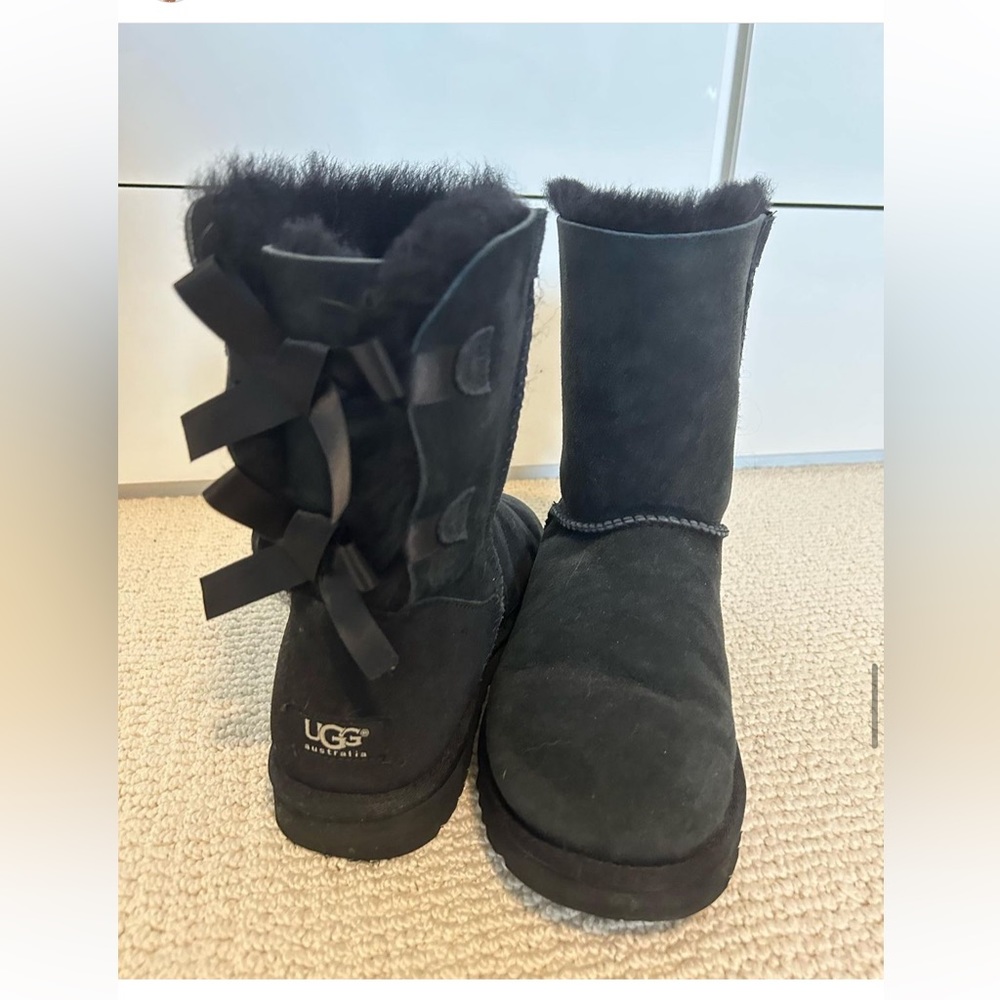 Black bow uggs